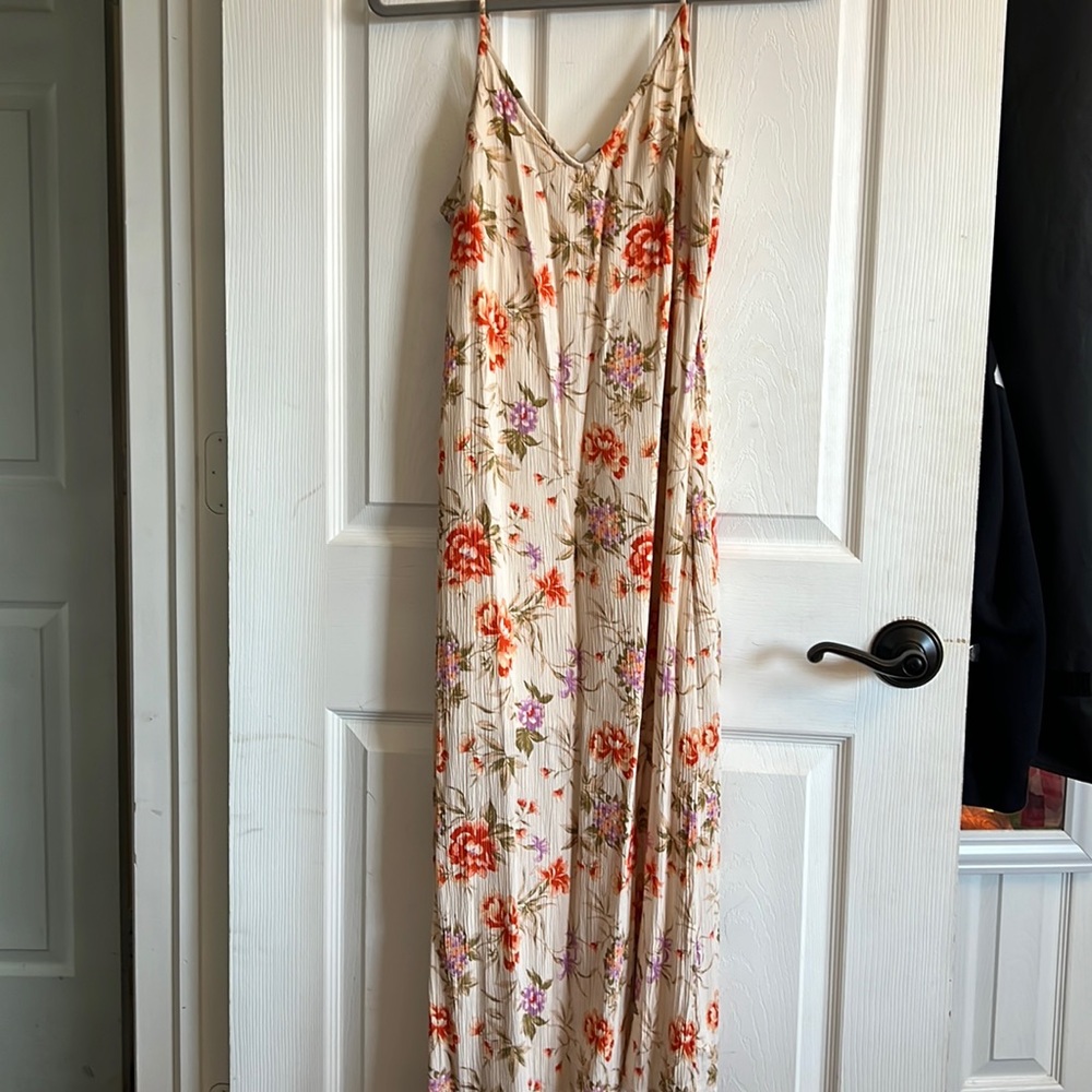 Tan floral sundress. Size small American eagle